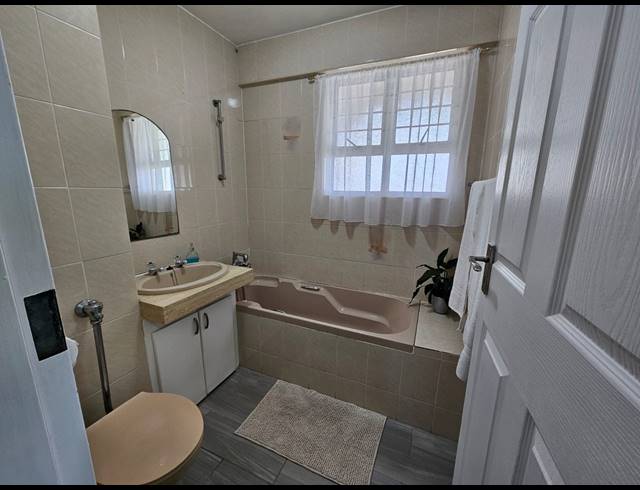 3 BEDROOM FLAT FOR SALE IN DOONSIDE